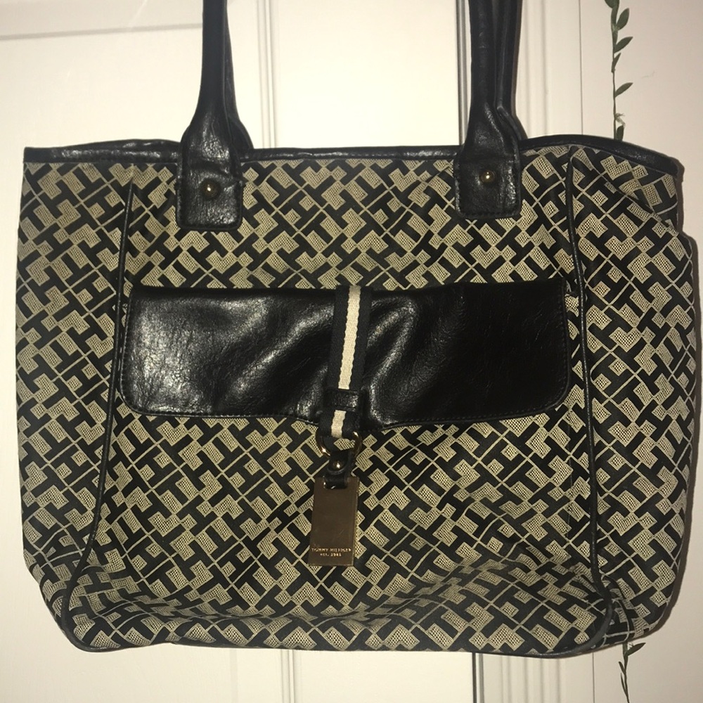 Black Tommy Hilfiger Purse